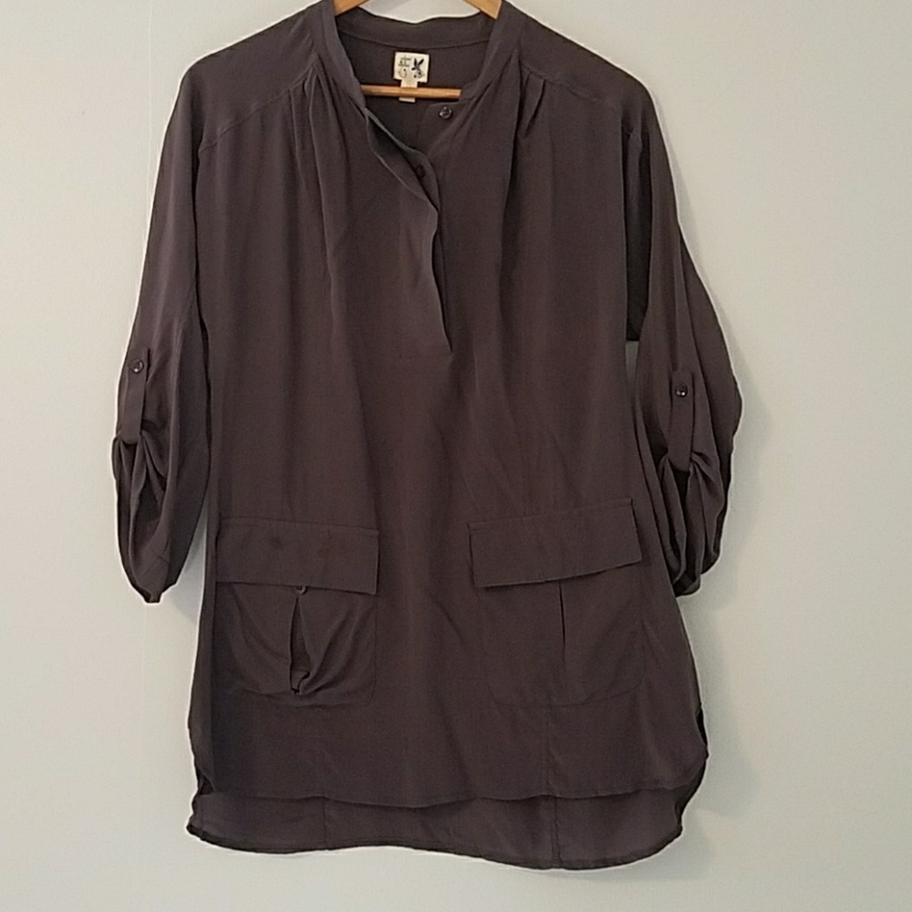 Edme & esyllte  gray silk 3/4 sleeve mock nk tunic